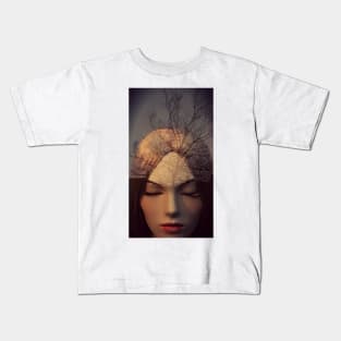 DREAM OF A SINGLE WOMAN Kids T-Shirt